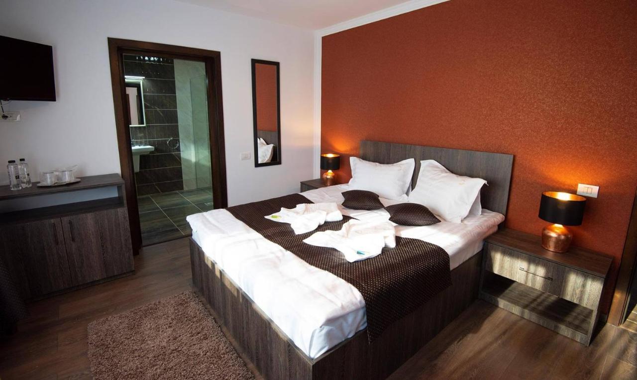 Casa Raisa Hotel Buşteni Exterior foto